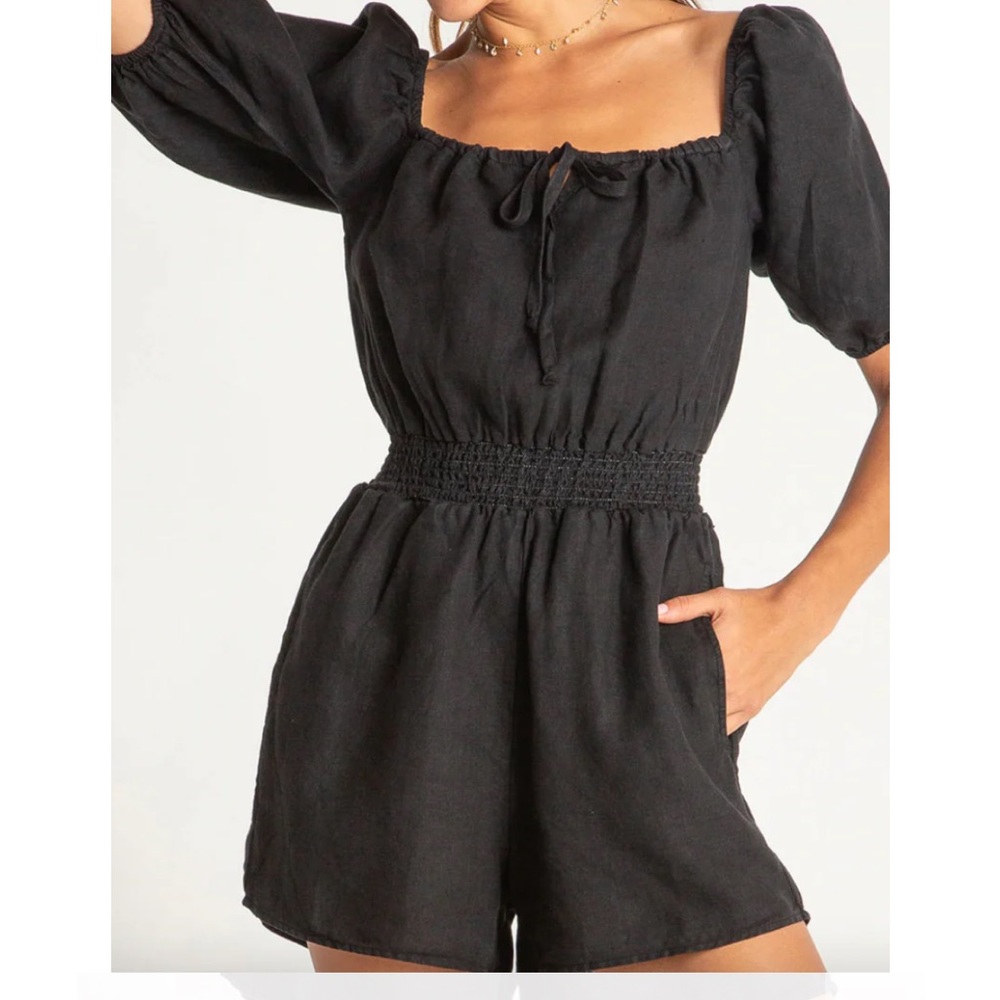 NWT Bella Dahl Puff Sleeve Smocked Romper